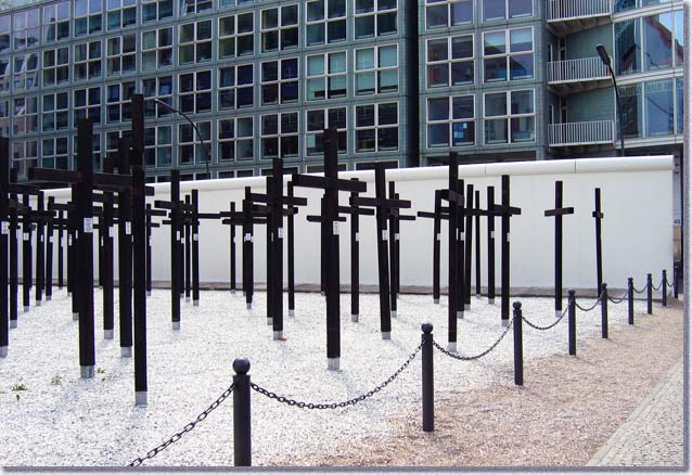 国境警備の犠牲者慰霊墓